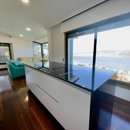 Al Mar Vista Panoramica A La Ria De *