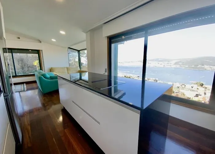 Al Mar Vista Panoramica A La Ria De *